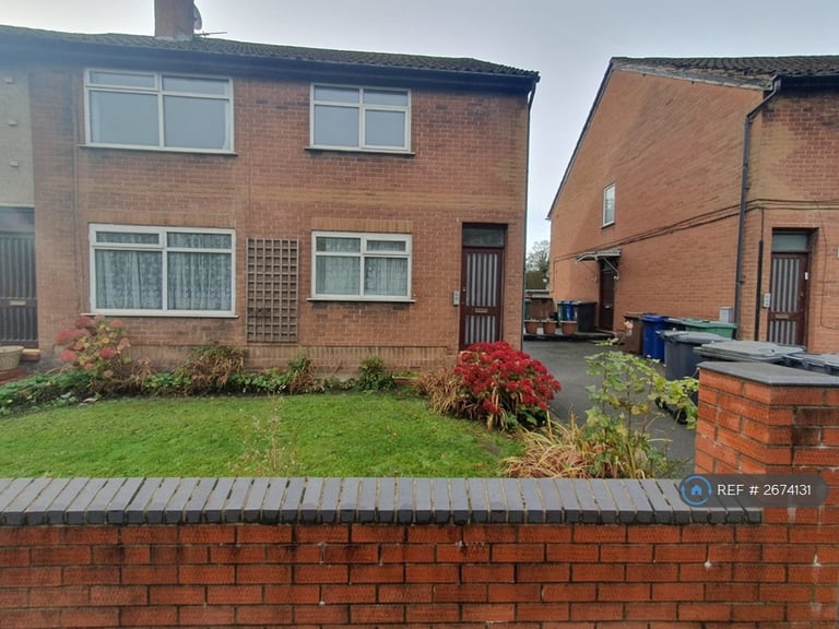2 bedroom flat in Singleton Court, Prestwich, Manchester, M25 (2 bed) (#2674131)
