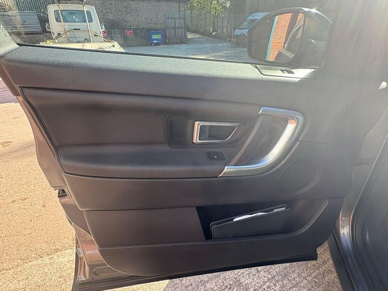 2016 Land Rover Discovery Sport 2.0 TD4 HSE Black Auto 4WD Euro 6 (s/s) 5dr ESTATE Diesel Automatic