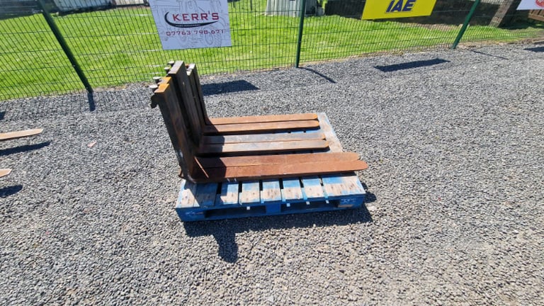Selection of forklift pallet forks 16" & 20" tractor telehandler 