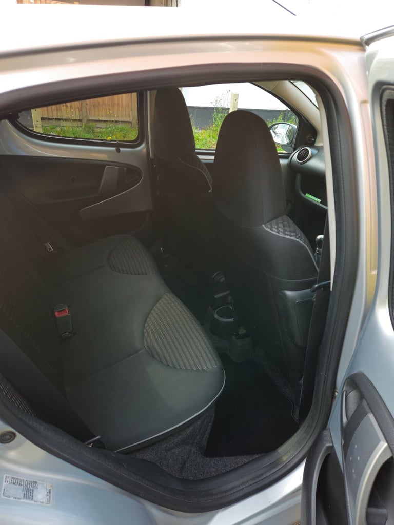 Peugeot, 107, Hatchback, 2013, Manual, 998 (cc), 5 doors