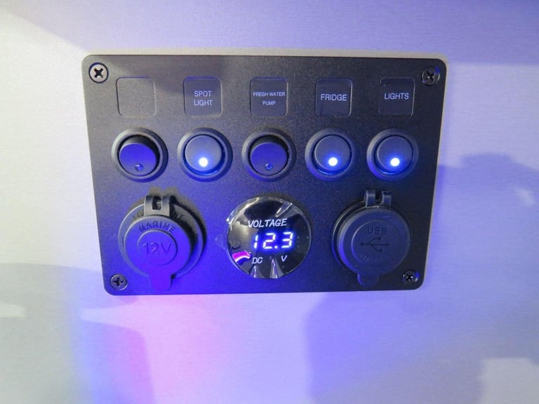 FORD TRANSIT CUSTOM 300 Limited Camper Van - Day Van - Motohome Black Manual Die