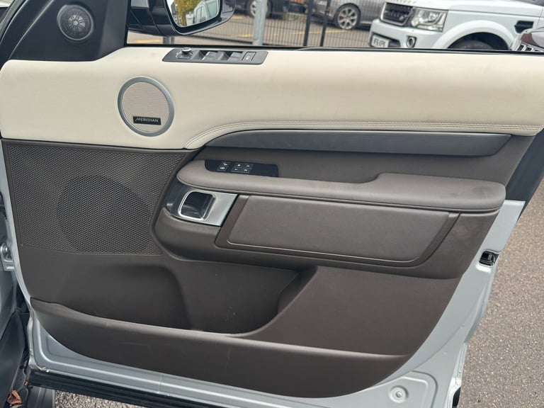 2019 Land Rover Discovery 2.0 SD4 HSE SUV 5dr Diesel Auto 4WD Euro 6 (s/s) (240 ps) ESTATE Diesel...