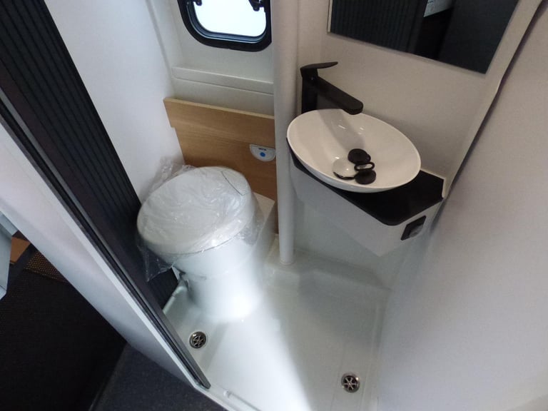 Adria Twin Supreme 60 Year Anniversary DIESEL AUTOMATIC 2026