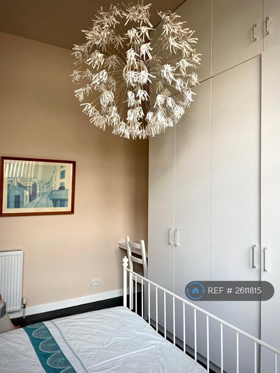 2 bedroom flat in Victoria Road, Dundee, DD1 (2 bed) (#2611815)