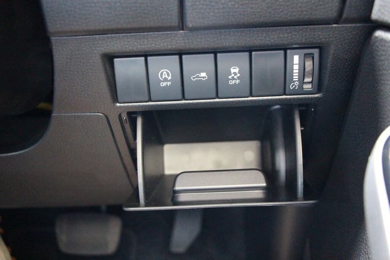 1969 Isuzu D-Max 1.9 TD V-Cross Double Cab Auto 4WD [164] (UNSTOPPABLE V-CROSS £2,500 + VAT Pick ...