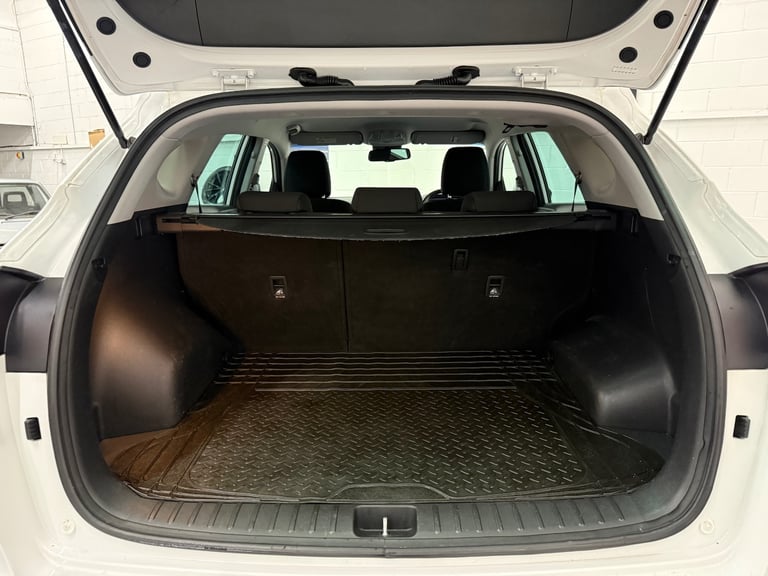 2018 68 HYUNDAI TUCSON 1.6 SE NAV CRDI 2WD MANUAL DIESEL WHITE EURO 6