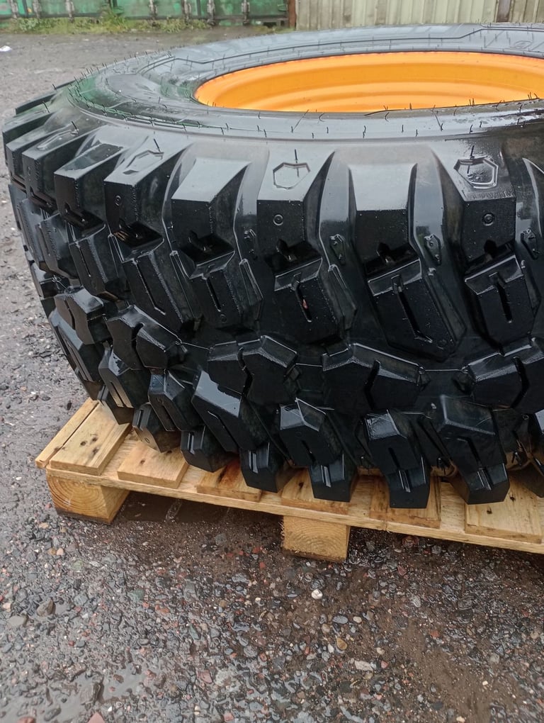 JCB telehandler wheel and tyre 