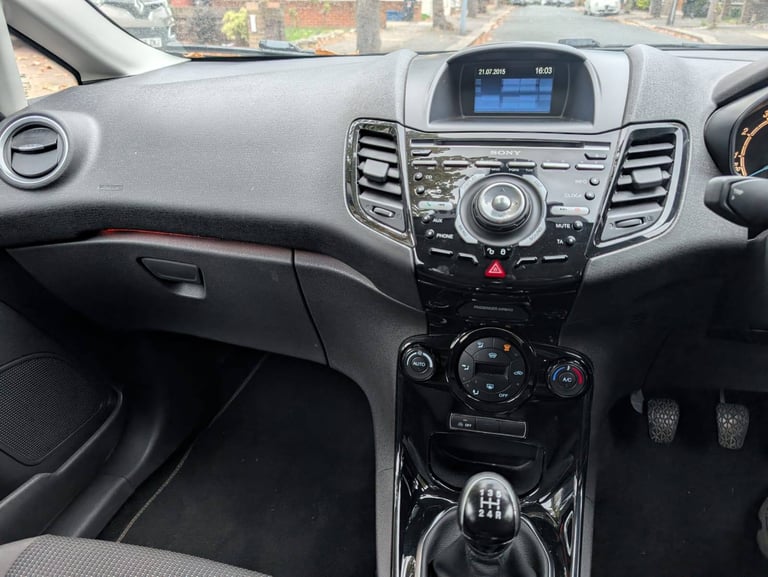 Ford, FIESTA, Hatchback, 2015, Manual, 998 (cc), 5 doors, Low Road Tax £20 !!!!
