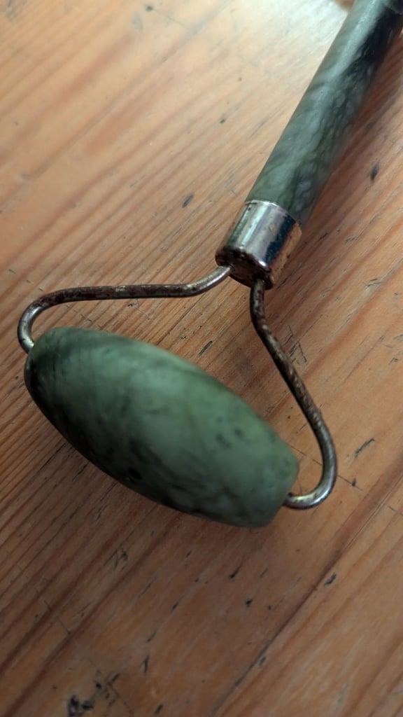 Jade face roller to give away