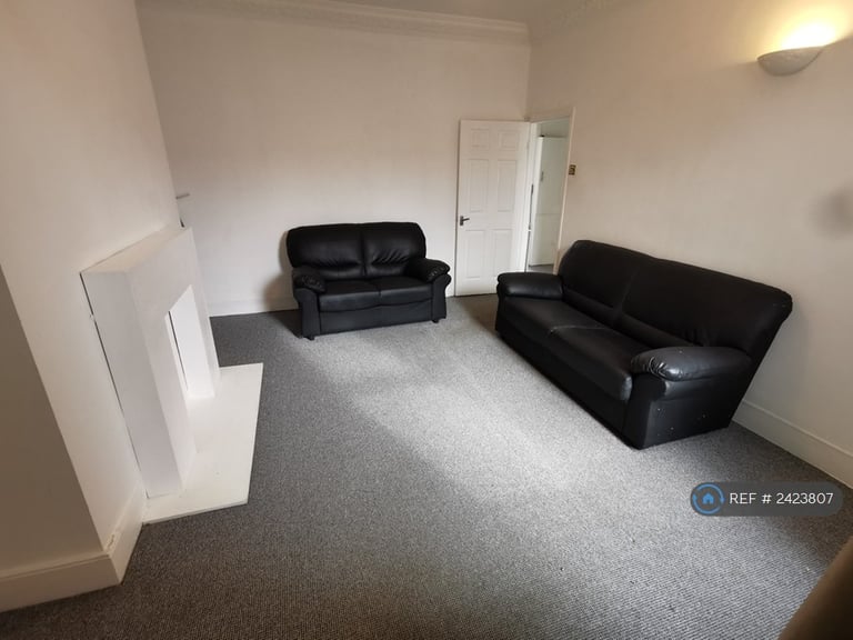 3 bedroom flat in Hotspur Street, Newcastle Upon Tyne, NE6 (3 bed) (#2423807)