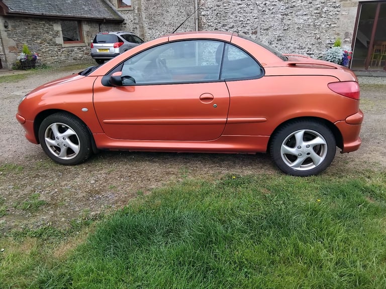 Peugeot, 206, Convertible, 2001, Manual, 1587 (cc),2 doors - Image 3