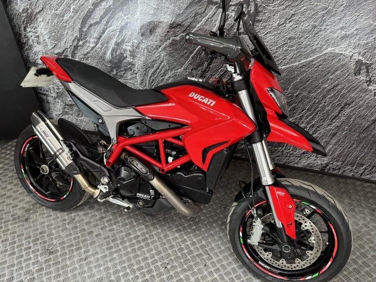 DUCATI HYPERMOTARD 821 2015