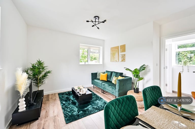 1 bedroom flat in Station Parade, Sevenoaks, TN13 (1 bed) (#2476780)