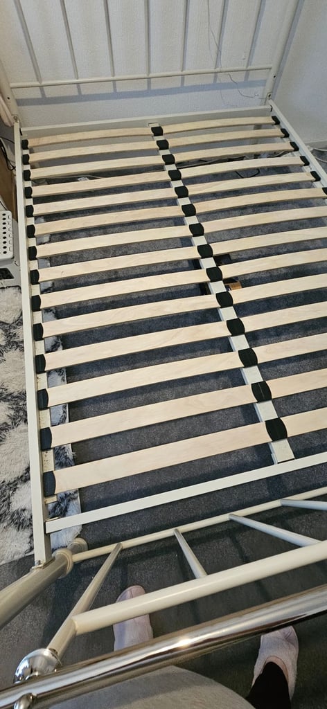 Double bed base 