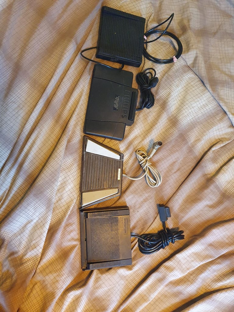 Vintage Dictaphones ( NOT FREE+UNTESTED)