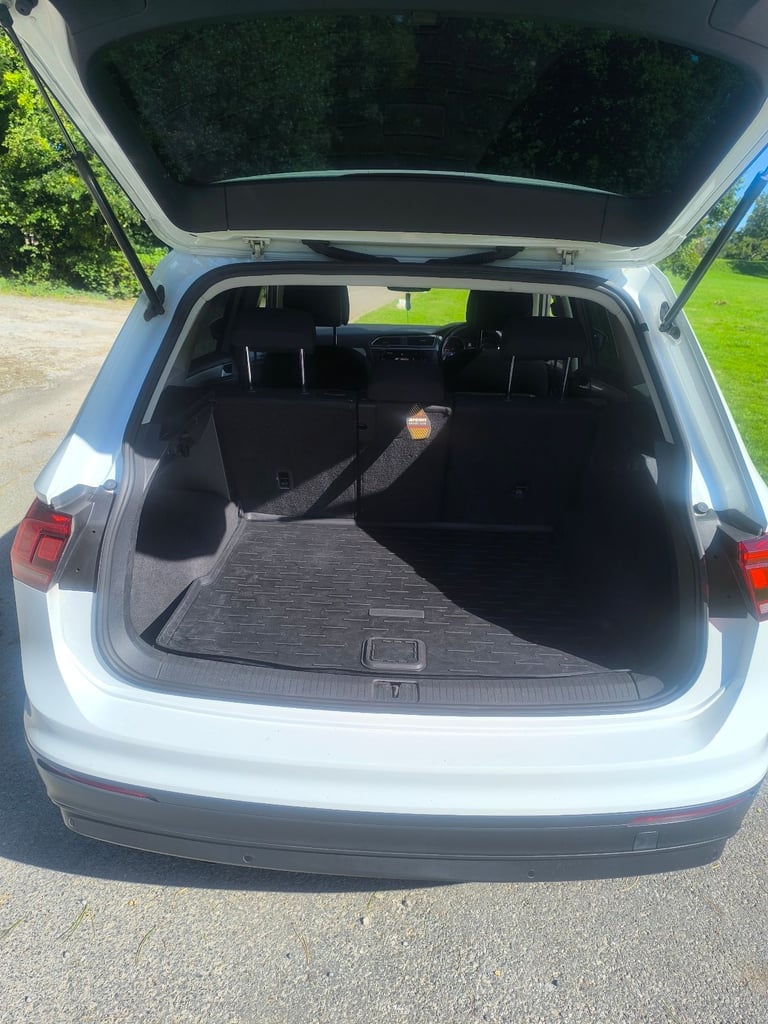 Volkswagen, TIGUAN, Estate, 2018, Manual, 1968 (cc), 5 doors