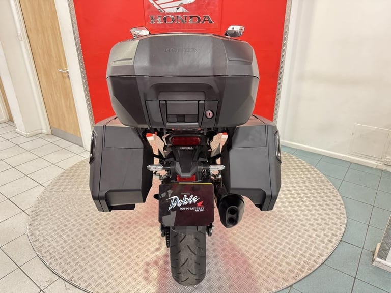 2025 '25' Honda NT 1100 D-P