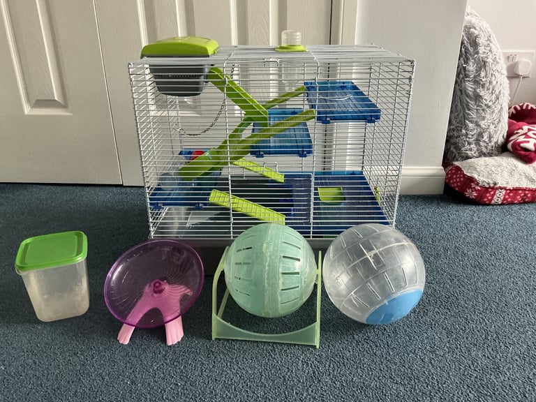 Rosewood hamster cage and accessories 