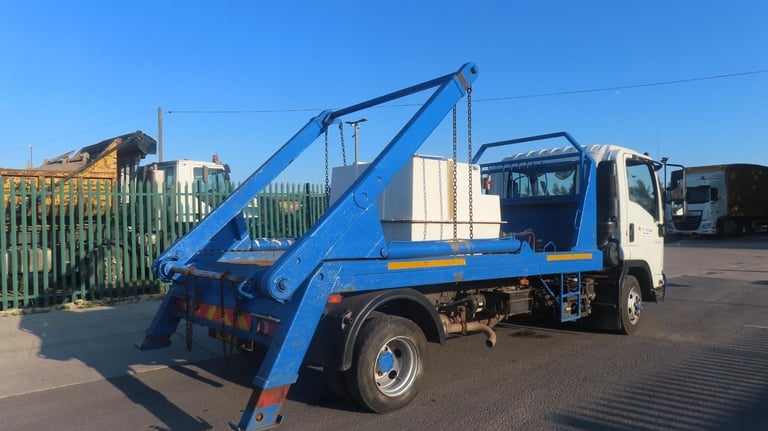 2011 Isuzu Trucks forward  f110.210 skip loader 