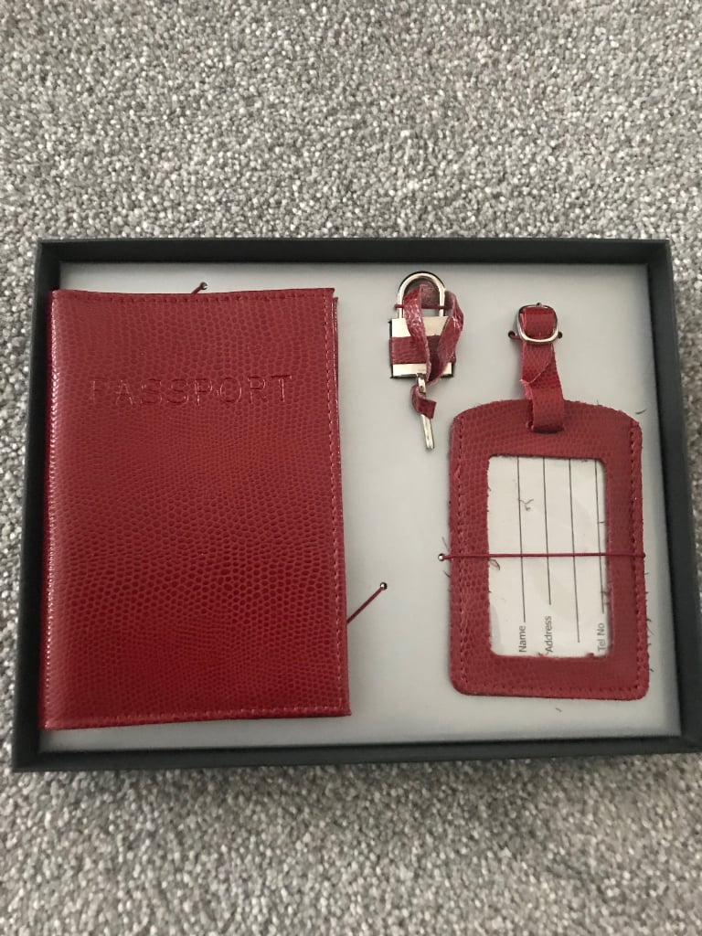 Stirling & Co passport case and lock set