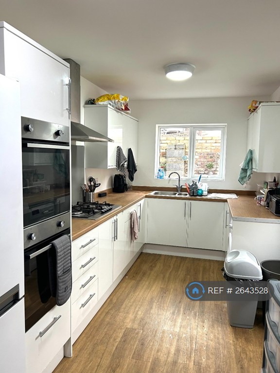 5 bedroom house in Newcome Road, Portsmouth, PO1 (5 bed) (#2643528)