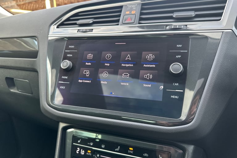2020 Volkswagen Tiguan 2.0 TDI Elegance 5dr DSG SUV Diesel Automatic