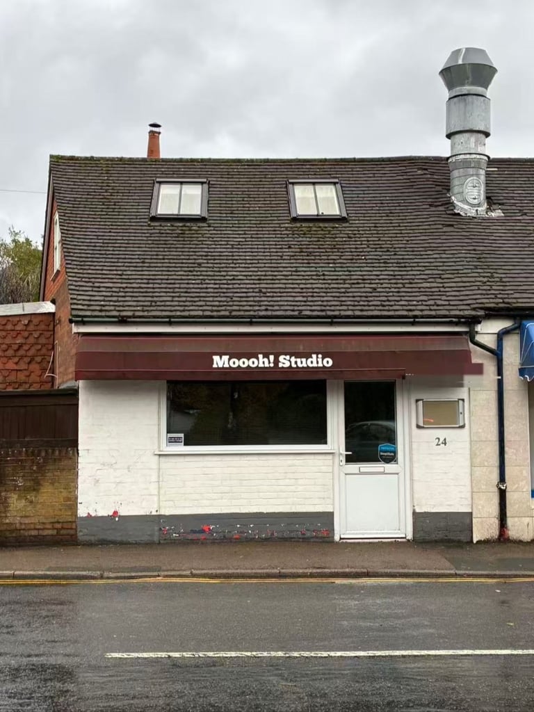 Massage new open Free parking On the road Cranleigh 