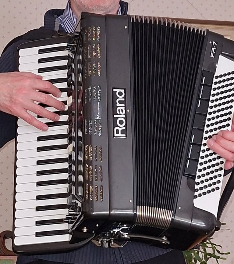 image for Roland FR-7 Accordion
