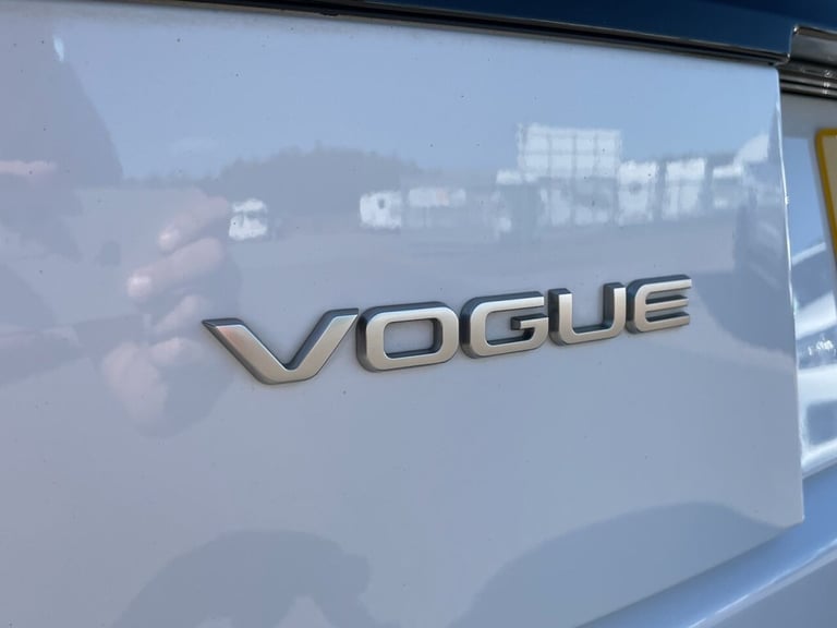 2019 Land Rover Range Rover 3.0 SD V6 Vogue black pack SUV 5dr Diesel Auto 4WD 275 bhp ESTATE Die...