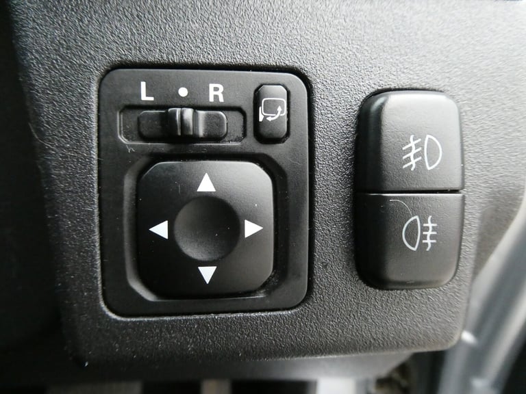 3.2 DI-DC [197] Warrior 3dr Auto *YES GEN 39K!!+8 SERVICES+SATNAV+HTD LTHR*
