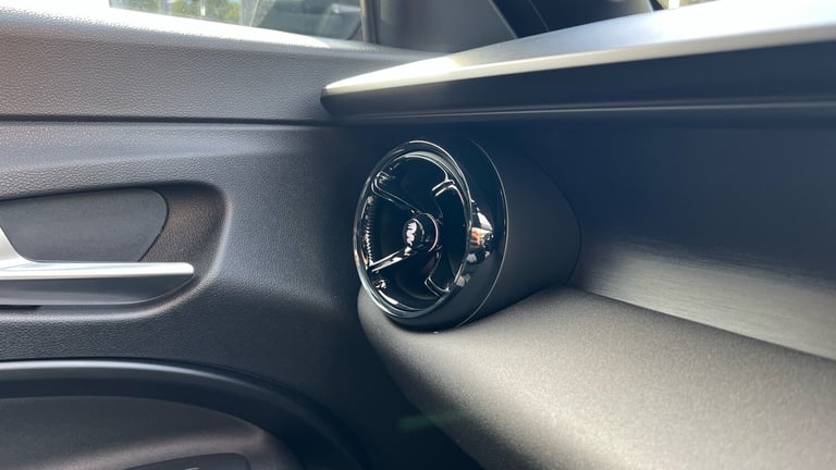2025 Alfa Romeo Junior 1.2 MHEV Ibrida SUV 5dr Petrol Hybrid e-DCT Euro 6 (s/s) (136 ps) SUV Hybr...