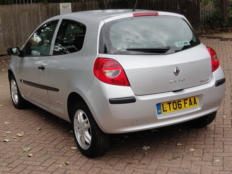 RENAULT CLIO 1.2 EXTREME 2006 06 REG MET SILVER 3 DOORS 5 SPEED MANUAL 88K MILES ULEZ FREE EXCELLENT