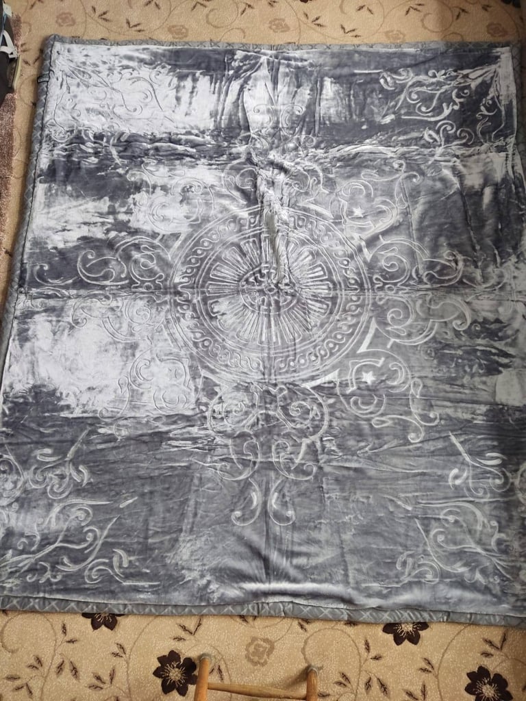 Super heavy embossed blankets double ply at only £40 each! weigh 5.5kg - 6kg