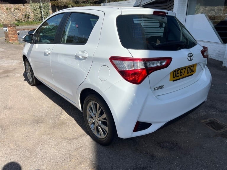 Toyota Yaris 1.5 VVT-i Icon 5dr - REAR CAMERA - BLUETOOTH - Petrol