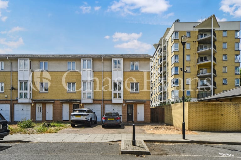 image for 4 bedroom house in Jamestown Way, Virginia Quay, Canary Wharf, E14