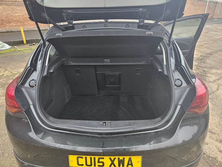 Vauxhall, ASTRA, Hatchback, 2015, Manual, 1956 (cc), 5 doors