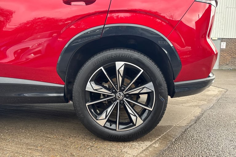 2025 MG MG HS 106290 Hatchback Petrol Manual