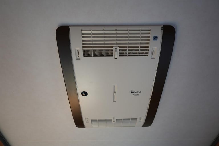 Dethleffs Globetrotter ESPRIT RT RENAULT 3 BERTH 4 TRAVEL SEAT MOTORHOME