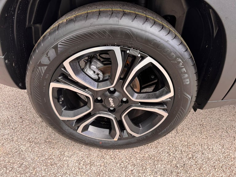 2025 Jeep Avenger Summit 1.2 100hp Mt HATCHBACK Petrol Manual