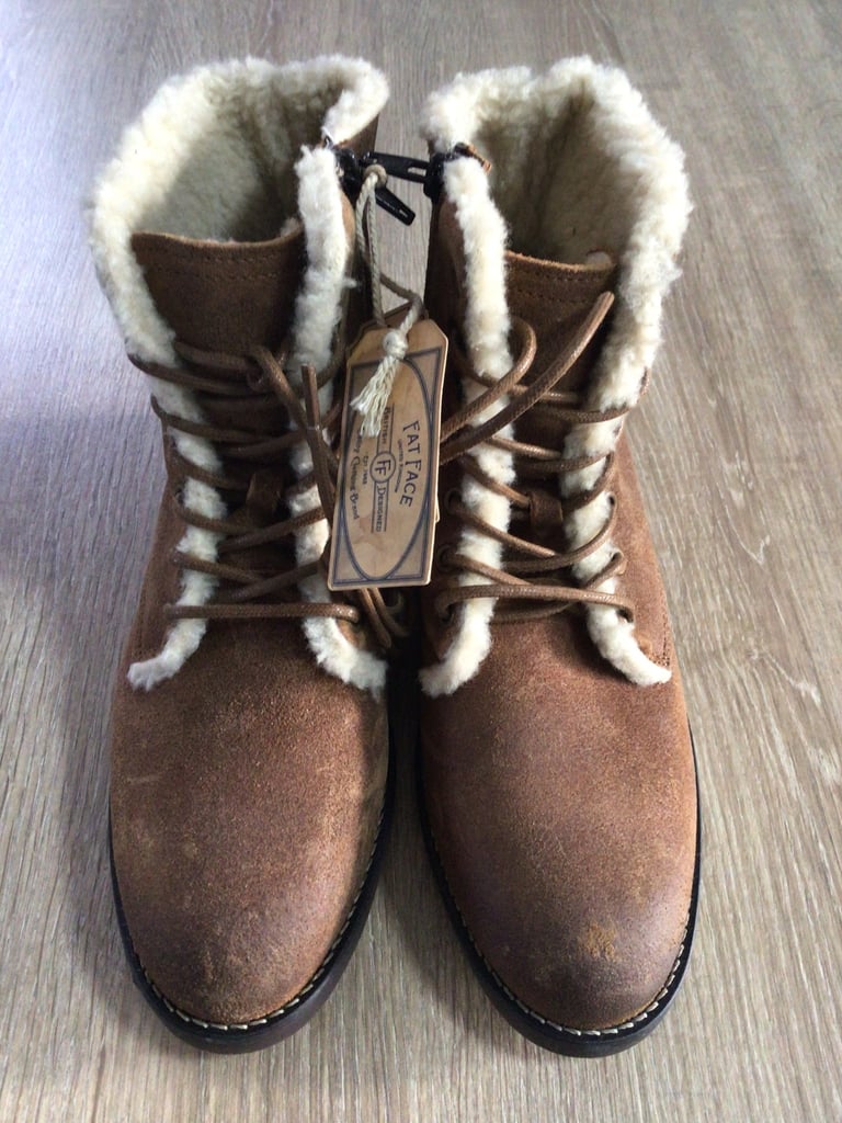 image for NEW Ladies Fat Face Fur Lined Boots in size 4