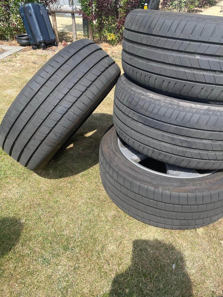 Jaguar XF 18" Alloy Wheels & Tyres, 2 Nearly New Goodyear F1, 2016-2021