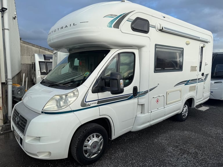image for Auto-Trail Tracker SE  /  4  BERTH  -FIAT DUCATO  - 35  MWB 130 MULTI... 2009/59