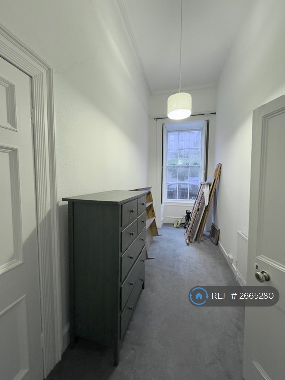 2 bedroom flat in Cornwallis Crescent, Bristol, BS8 (2 bed) (#2665280)