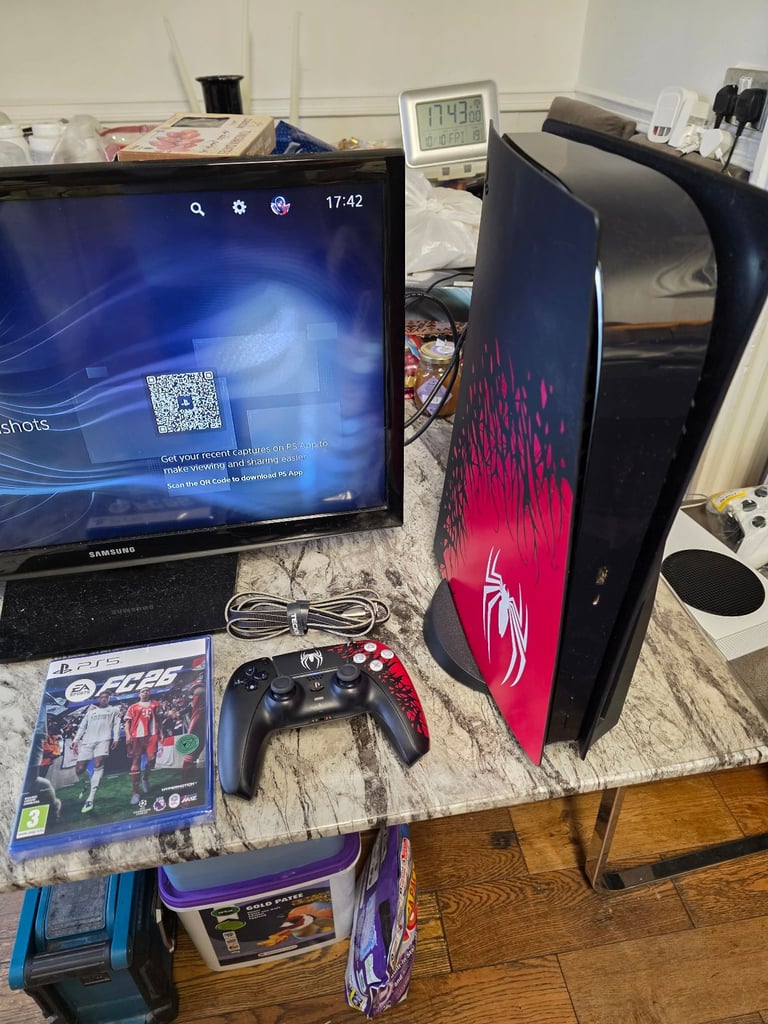 PlayStation 5 Console - Marvels Spider-Man 2 Limited Edition