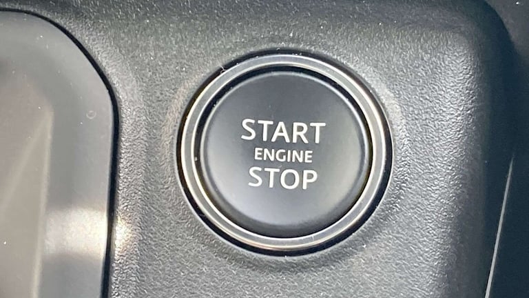 2025 Land Rover Defender 3.0 D250 X-Dynamic SE 90 3dr Auto ESTATE DIESEL Automatic