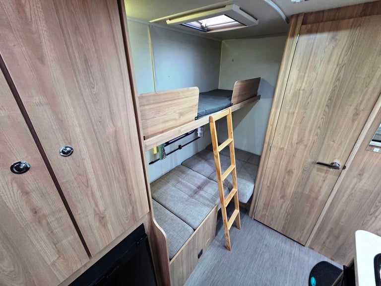 Elddis Xplore 304 2016 Lightweight & Compact 4 Berth Touring Caravan