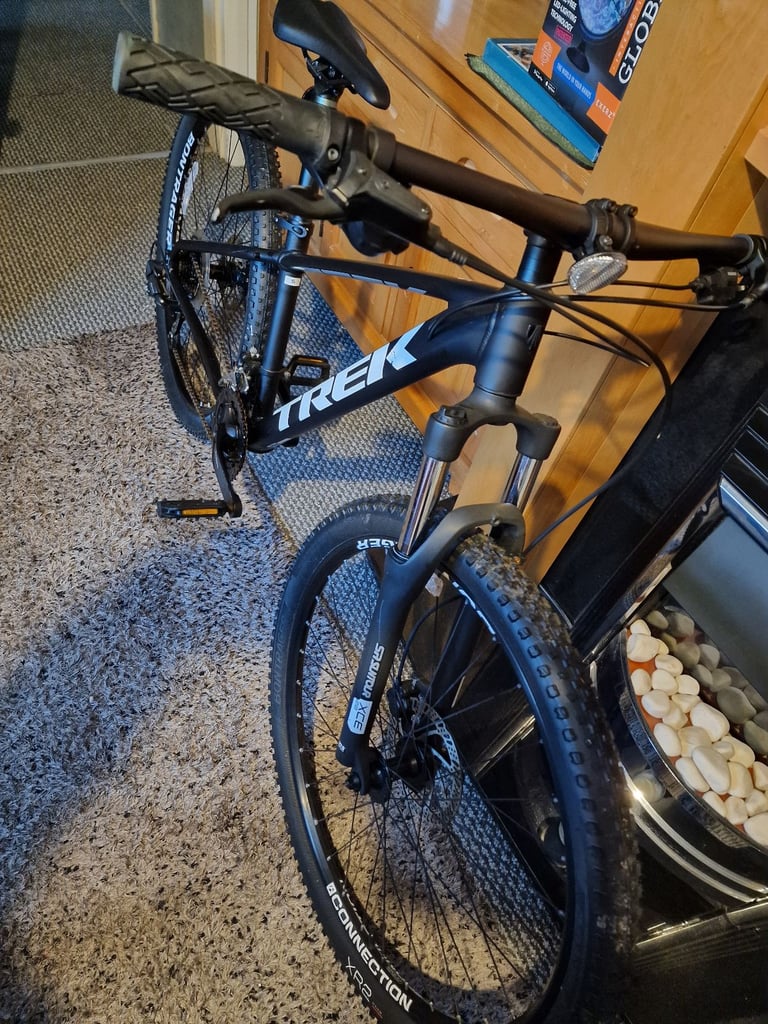 TREK MARLIN 5 (brand new)