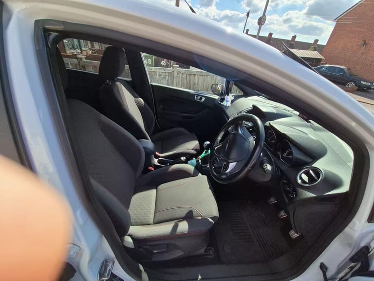 2016 Ford Fiesta 1.0T EcoBoost ST-Line Euro 6 (s/s) 5dr Petrol
