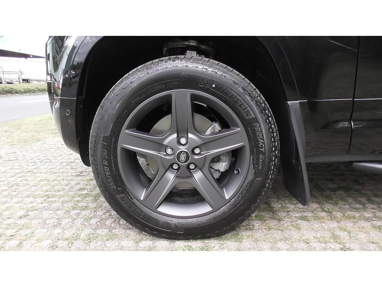 2025 Land Rover Defender 90 D250 MHEV X-Dynamic SE SUV Diesel Automatic