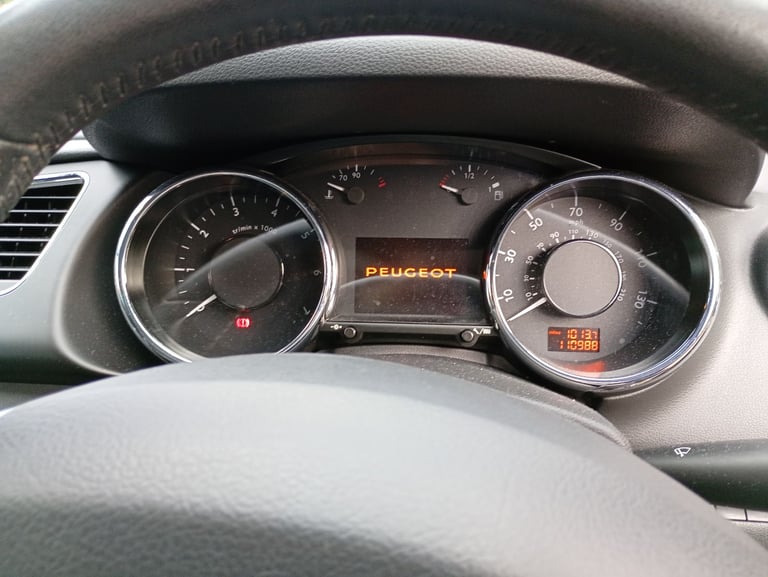 Peugeot, 3008, Hatchback, 2013, Manual, 1598 (cc), 5 doors